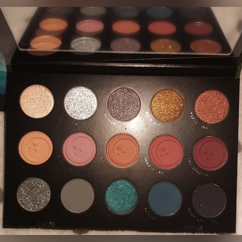 Lunar Beauty Eternal Eclipse Eyeshadow Palette